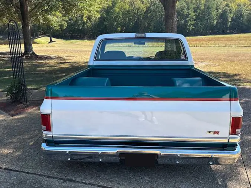 1986 Chevrolet C10 — photo 5 of 8