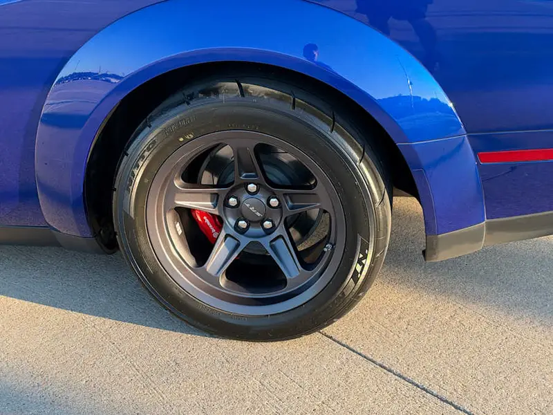 2020 Dodge Challenger SRT — photo 5 of 8