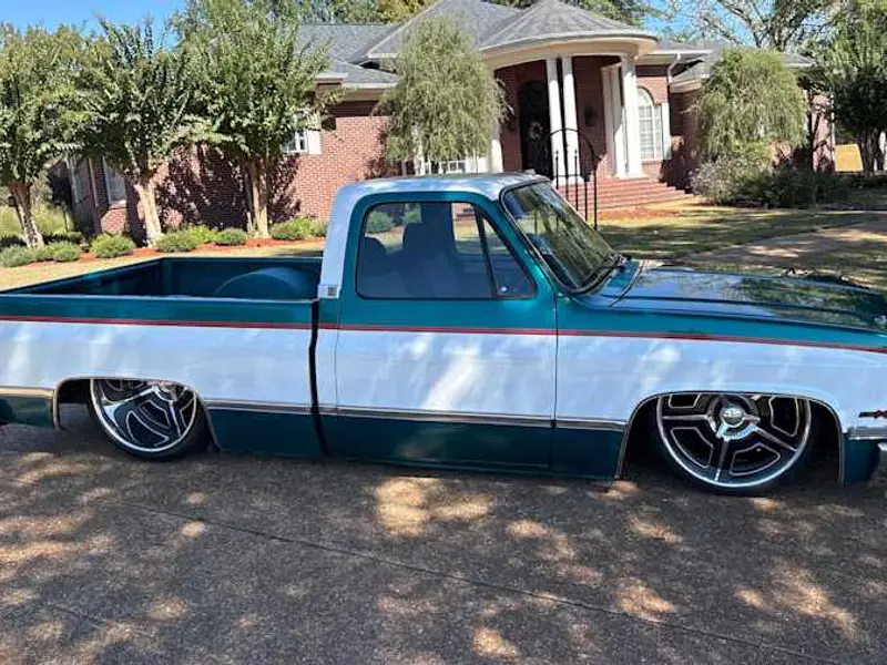 1986 Chevrolet C10 — photo 2 of 8