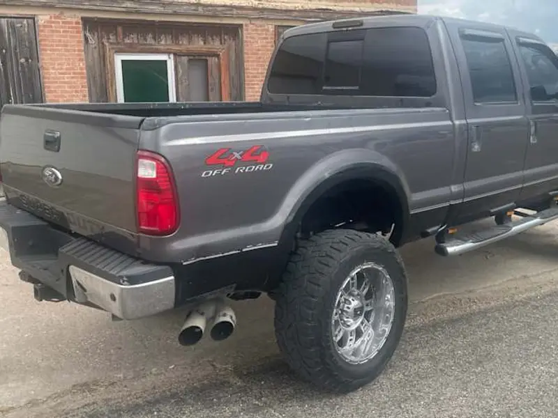 2008 Ford F-250 Lariat — photo 2 of 8