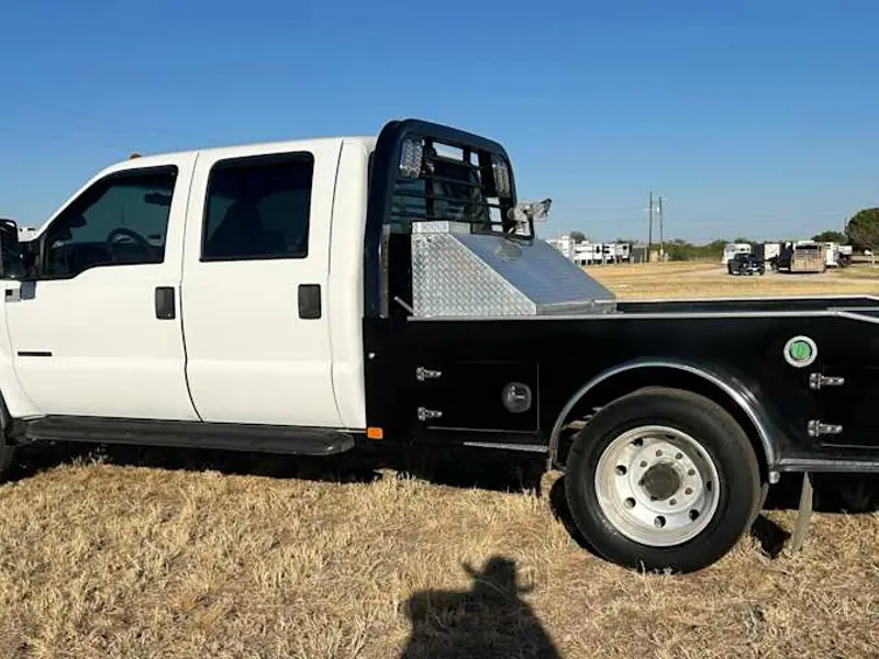 2000 Ford F-550 Lariat — photo 6 of 8
