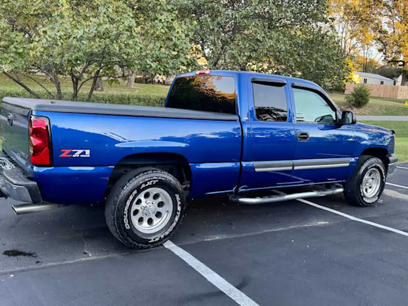 2003 Chevrolet Silverado LT — photo 3 of 8