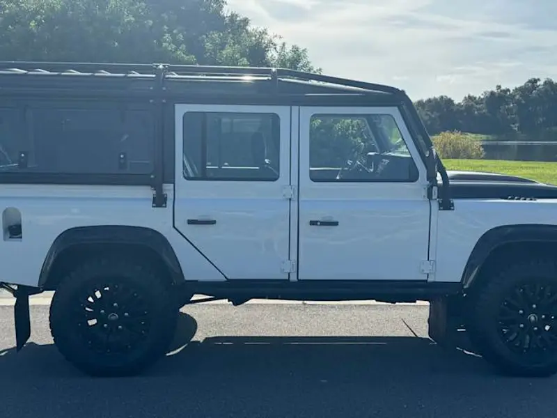 1985 Land Rover Defender — photo 7 of 8