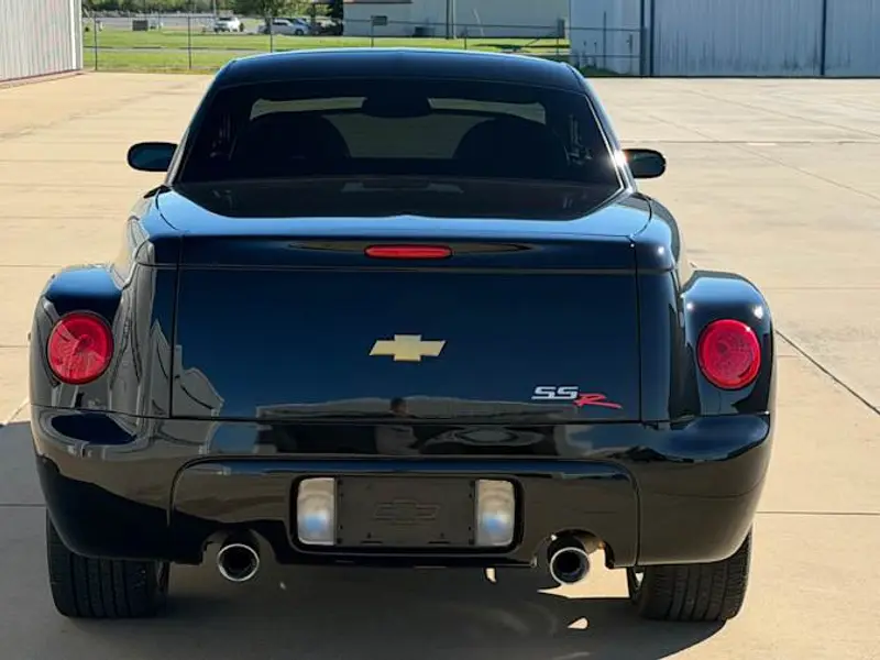 2005 Chevrolet SSR — photo 5 of 8