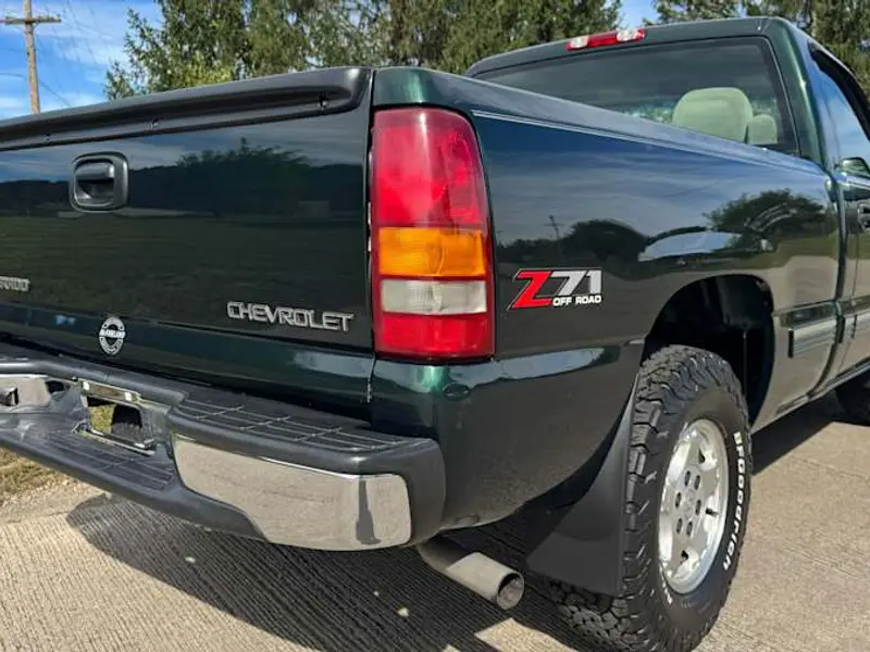 2002 Chevrolet Silverado 1500 — photo 3 of 8