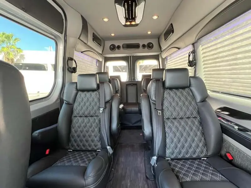 2021 Mercedes-Benz Sprinter 2500 Earth Explorer — photo 6 of 8