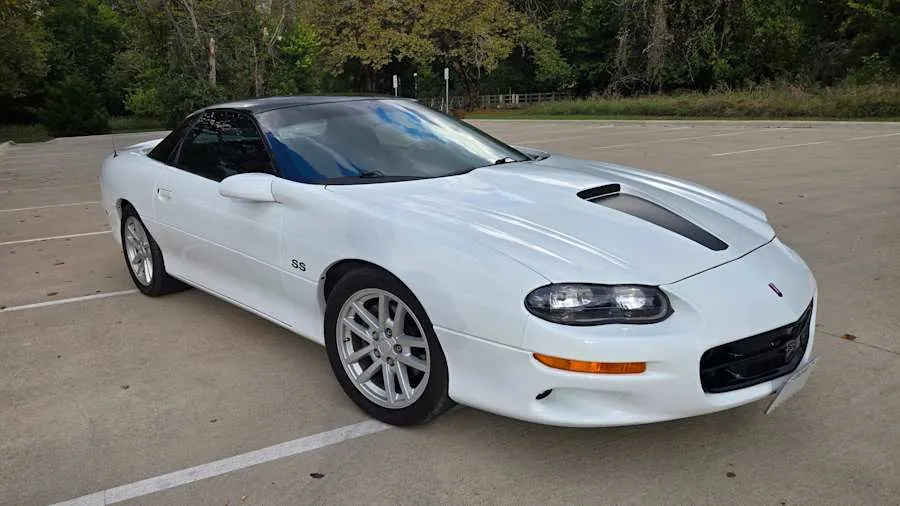 Arctic White 2002 Chevrolet Camaro SS
