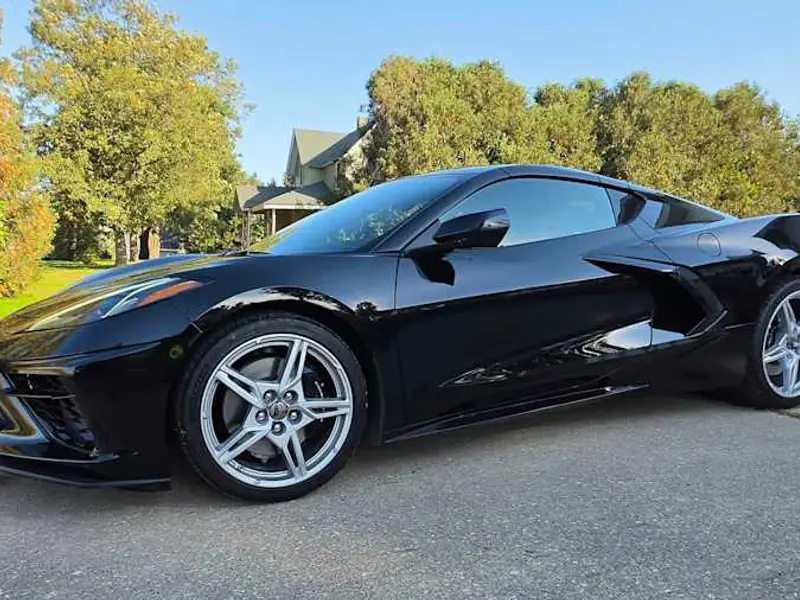 2022 Chevrolet Corvette 2LT — photo 1 of 8