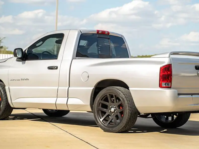 2005 Dodge Ram SRT-10 — photo 3 of 8