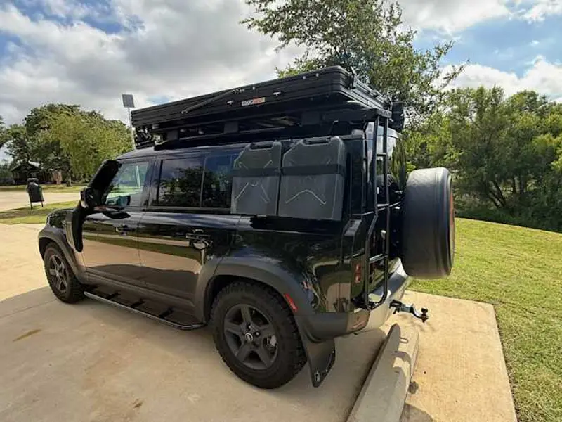 2023 Land Rover Defender 110 S Trek Edition — photo 7 of 8