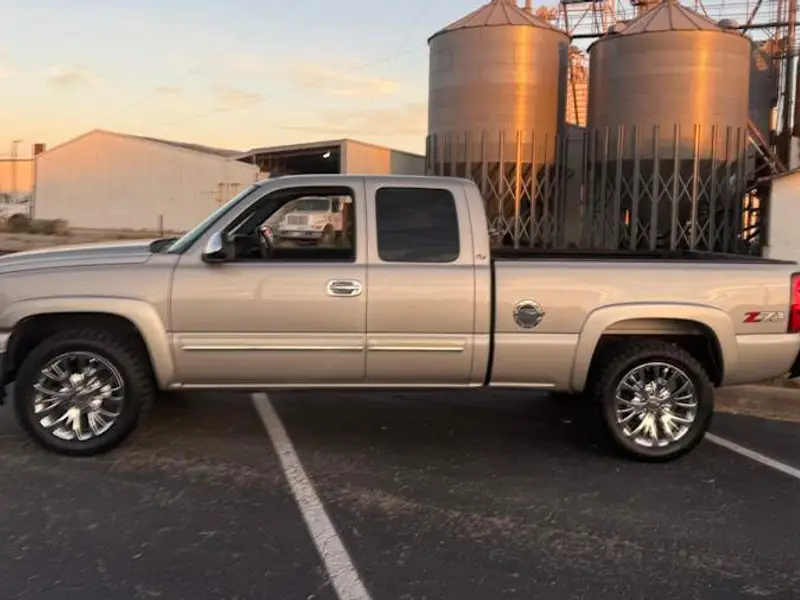 2006 Chevrolet Silverado 1500 — photo 4 of 8