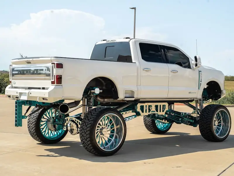 2024 Ford F-250 Custom — photo 5 of 8