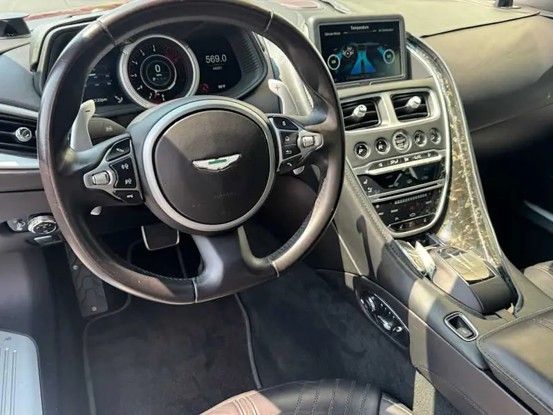 2017 Aston Martin DB11 — photo 8 of 8