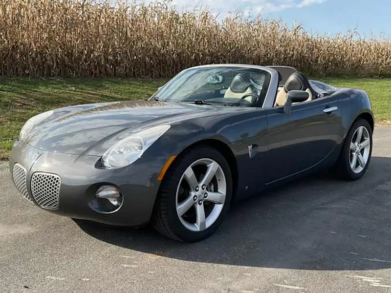 2008 Pontiac Solstice — photo 1 of 8