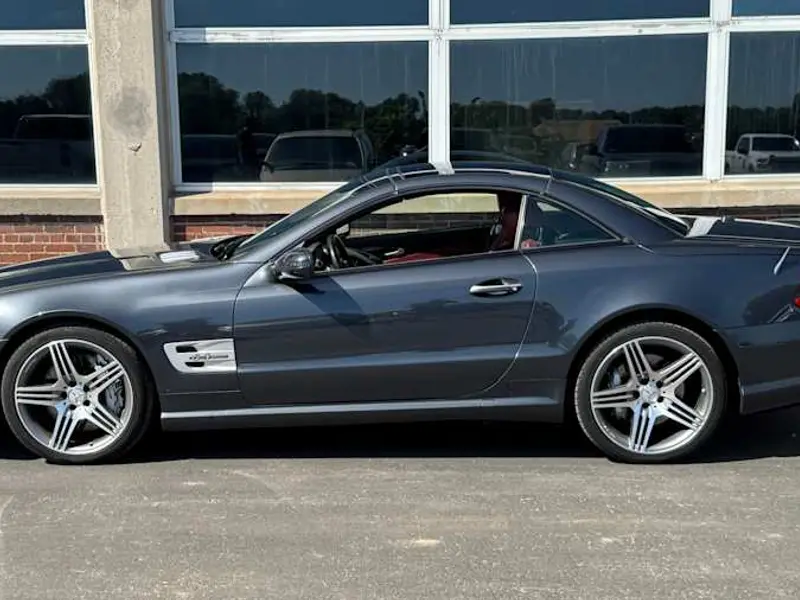 2011 Mercedes-Benz SL63 AMG — photo 5 of 8