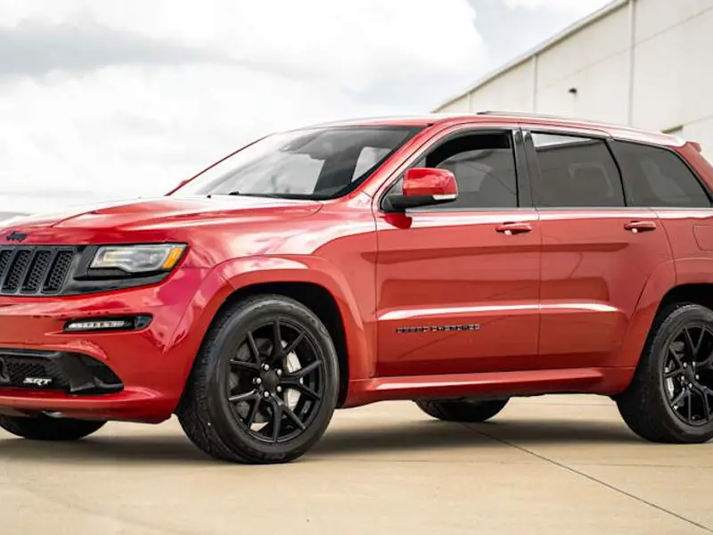 2015 Jeep Grand Cherokee SRT — photo 1 of 8