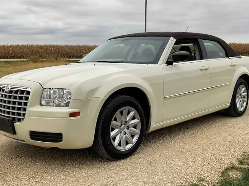 2008 Chrysler 300 LX — photo 1 of 8