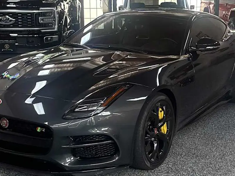 2020 Jaguar F Type R — photo 4 of 8