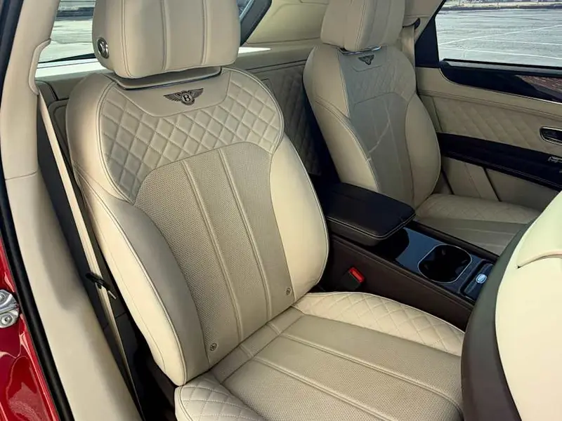 2017 Bentley Bentayga — photo 8 of 8
