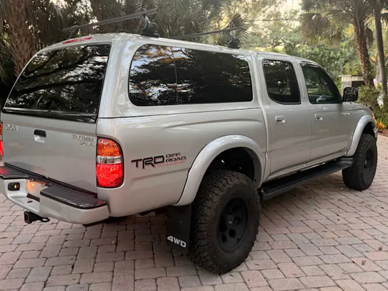 2003 Toyota Tacoma SR5 — photo 3 of 8