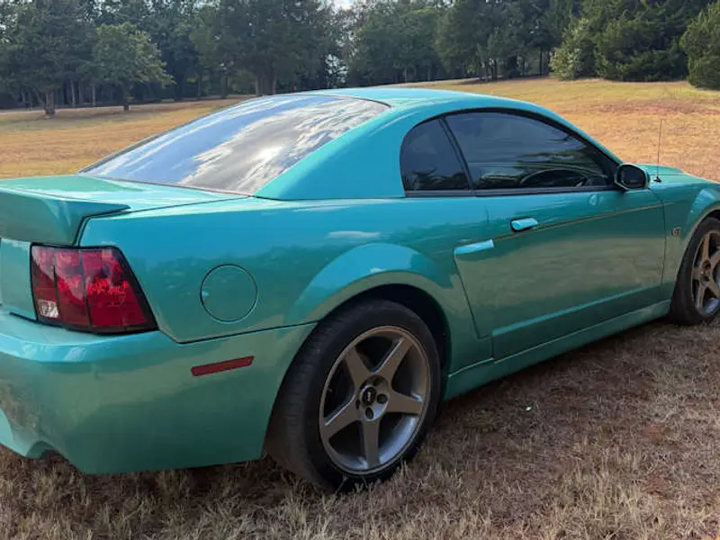 2001 Ford Mustang GT — photo 2 of 6