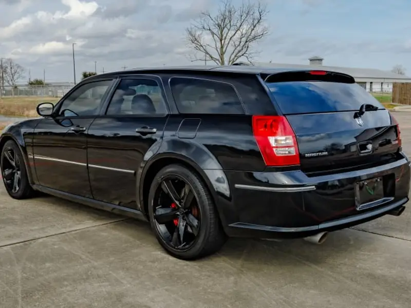 2007 Dodge Magnum SRT-8 — photo 6 of 8