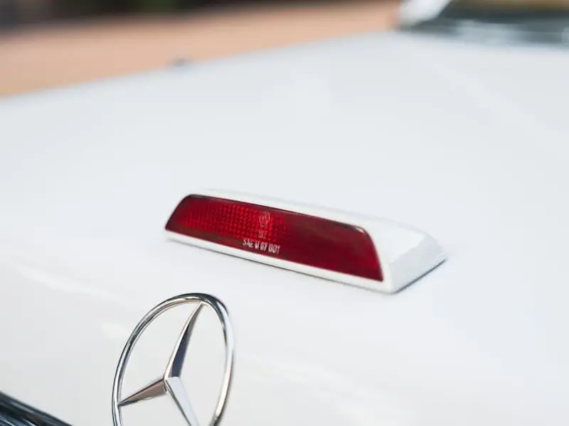 1988 Mercedes-Benz 560SL — photo 8 of 8