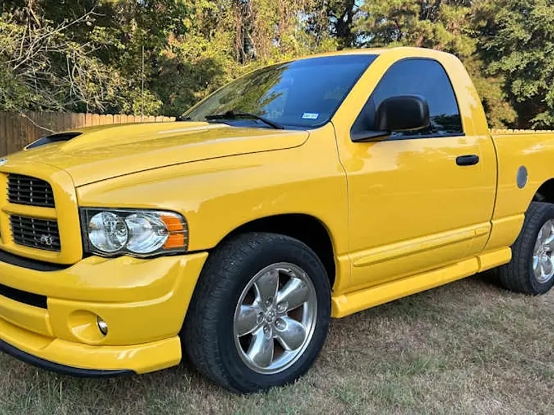 2005 Dodge Ram 1500 Rumble Bee — photo 1 of 8