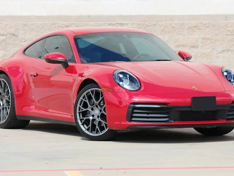 2023 Porsche 911 Carrera 4 — photo 4 of 8