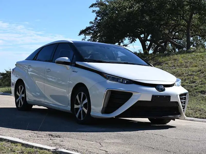 2019 Toyota Mirai — photo 4 of 8
