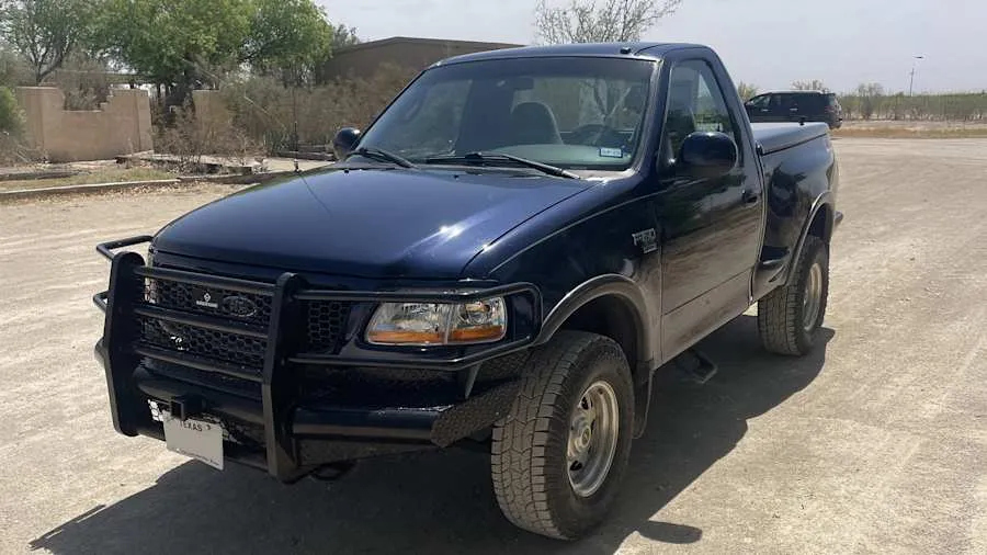 True Blue Metallic 2002 Ford F-150 XLT