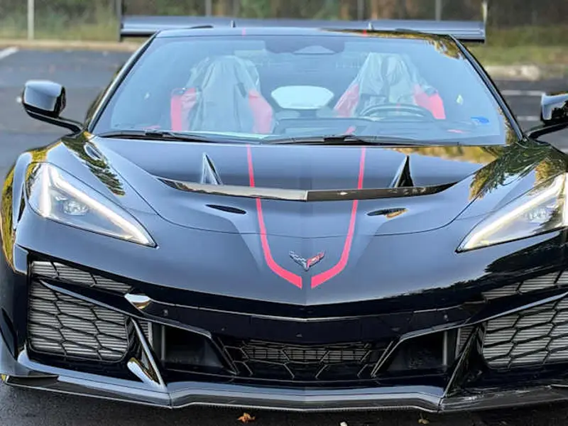 2027 Chevrolet Corvette ZR1 3LZ — photo 3 of 8