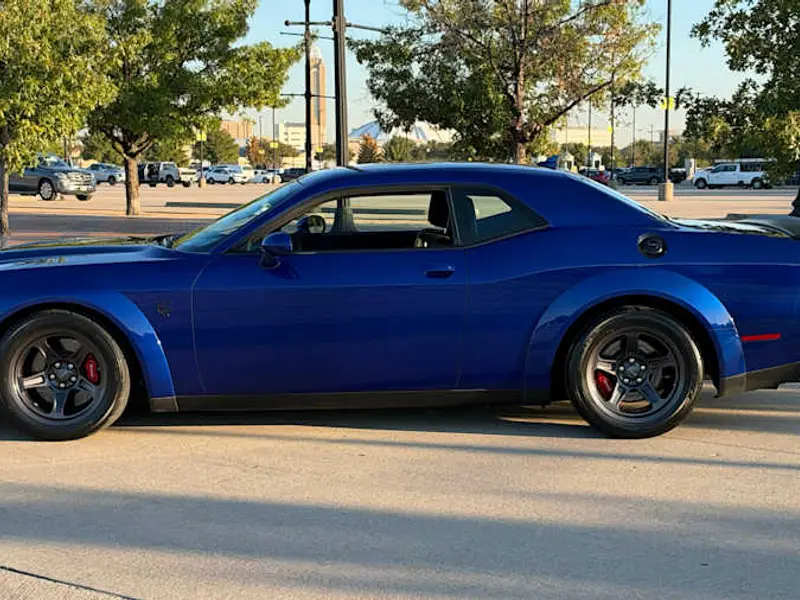 2020 Dodge Challenger SRT — photo 2 of 8