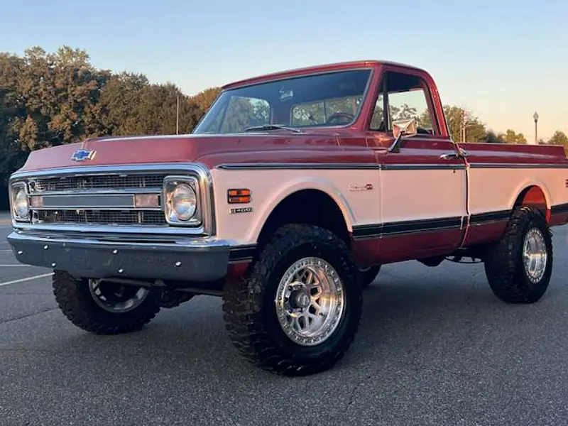 1970 GMC K10 — photo 1 of 8