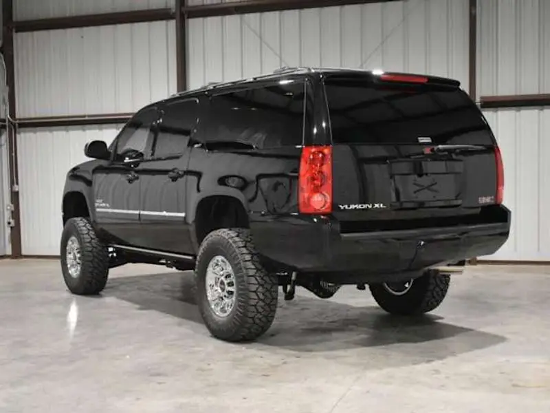 2009 GMC Yukon 2500 XL — photo 2 of 8