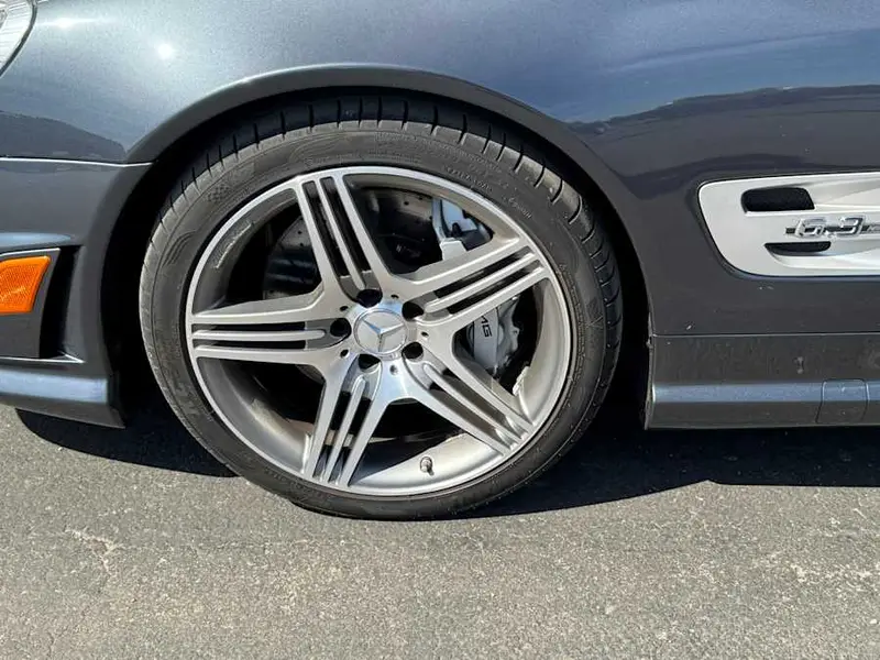 2011 Mercedes-Benz SL63 AMG — photo 7 of 8