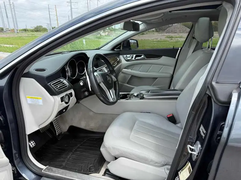 2013 Mercedes-Benz CLS550 — photo 5 of 8