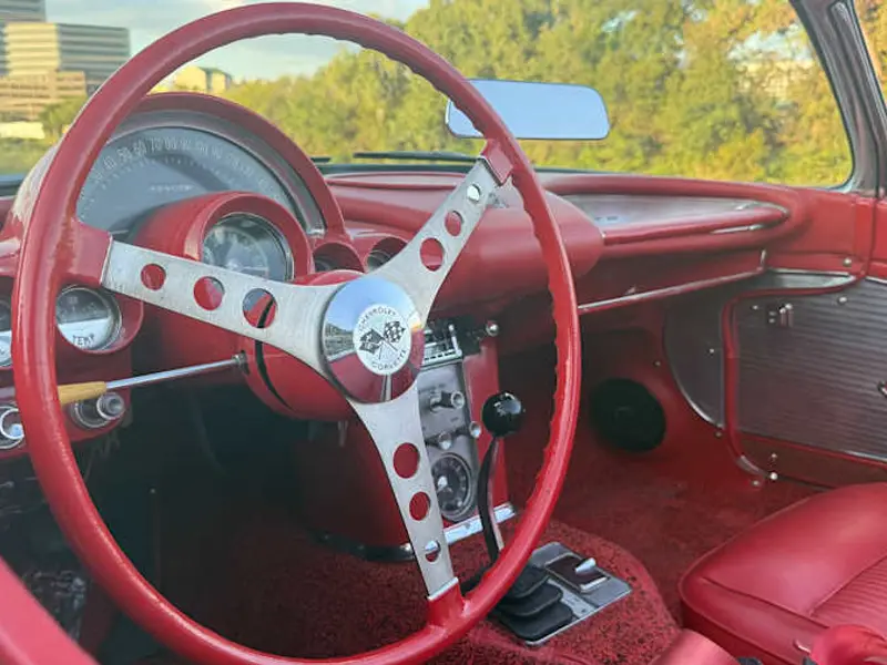 1961 Chevrolet Corvette — photo 5 of 8