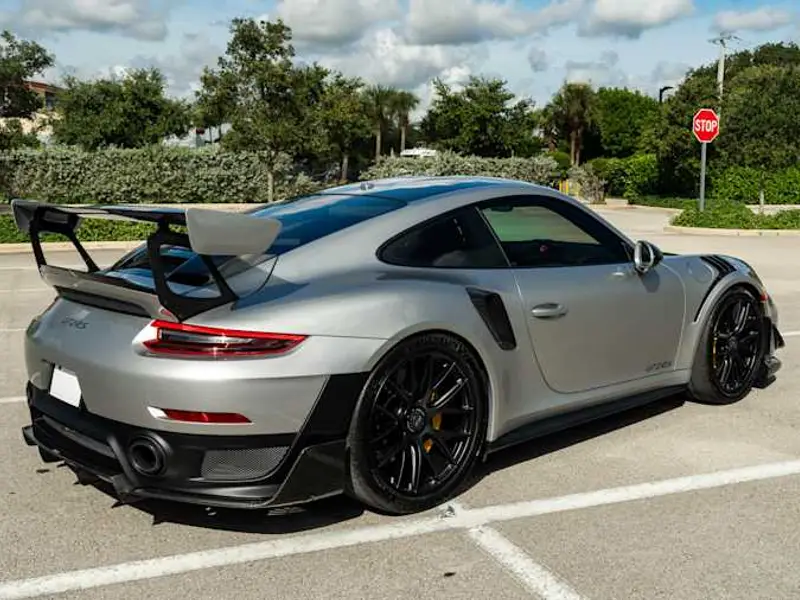 2018 Porsche 911 GT2 RS — photo 3 of 8