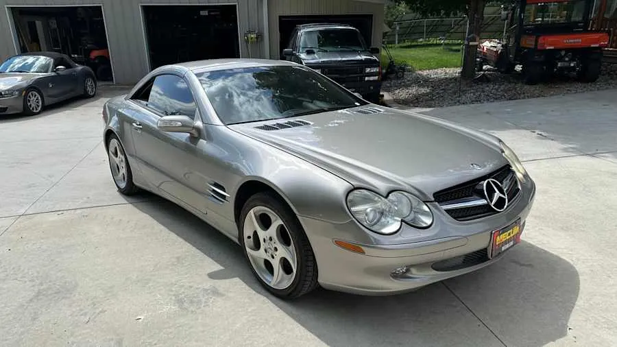 Silver Metallic 2004 Mercedes-Benz SL500