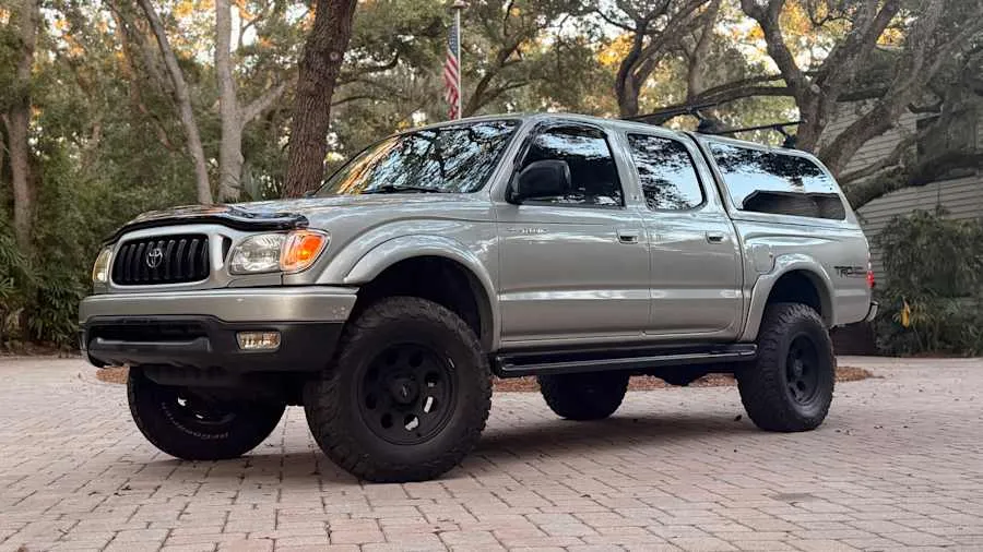 Silver 2003 Toyota Tacoma SR5