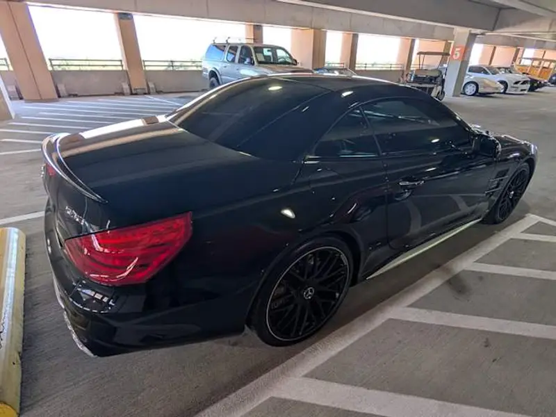 2017 Mercedes-Benz AMG SL 63 — photo 2 of 7