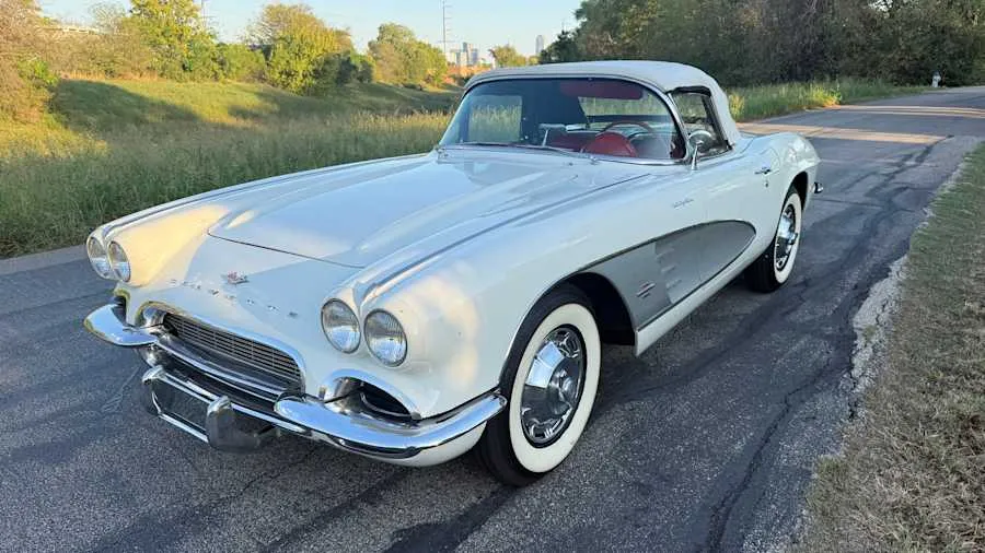 Ermine White 1961 Chevrolet Corvette