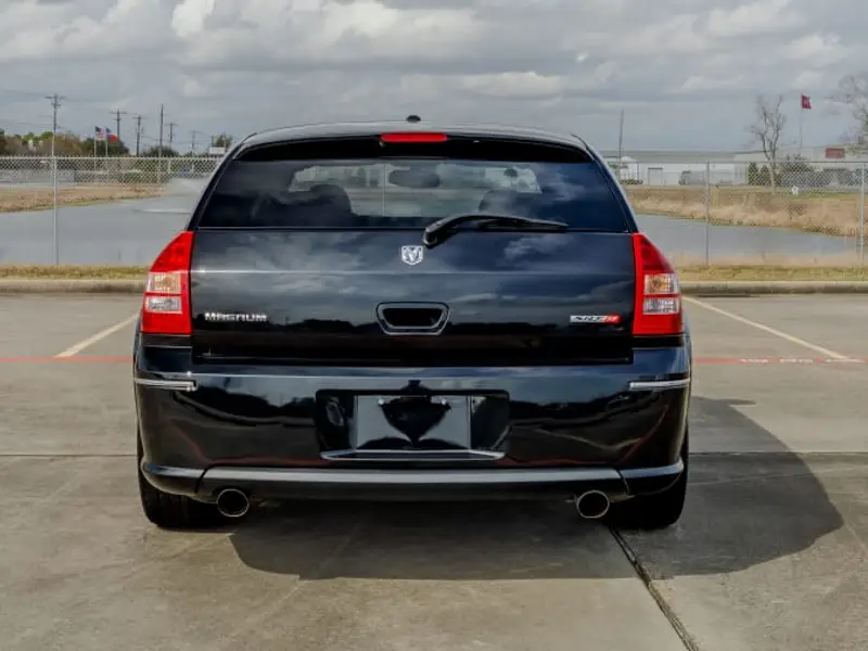 2007 Dodge Magnum SRT-8 — photo 5 of 8