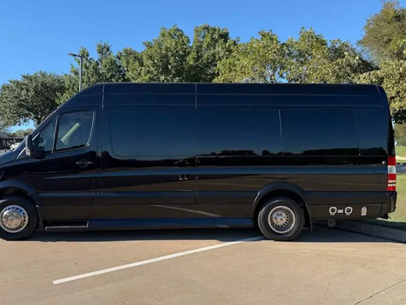 2019 Mercedes-Benz Sprinter 3500 Presidential Executive — photo 2 of 8