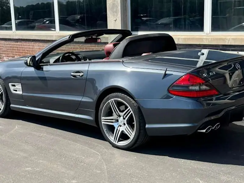 2011 Mercedes-Benz SL63 AMG — photo 3 of 8