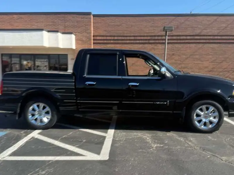 2002 Lincoln Blackwood — photo 2 of 8