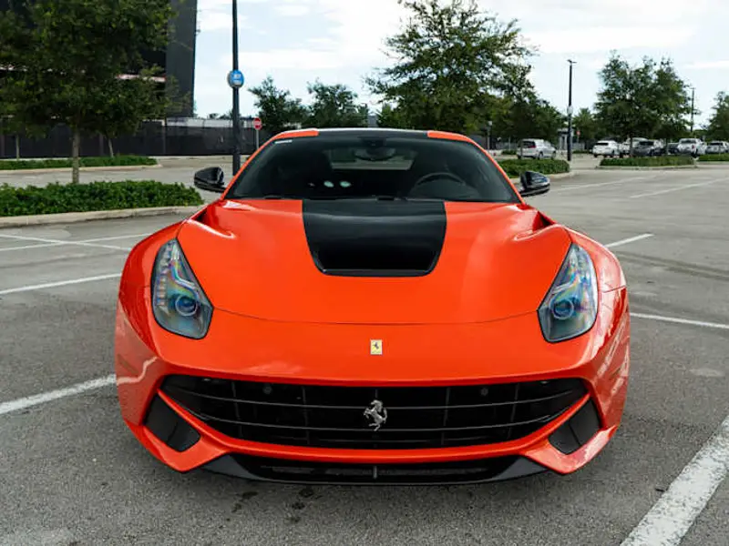 2014 Ferrari F12 — photo 4 of 8