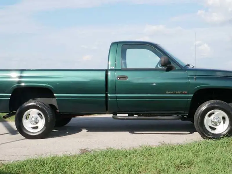 2000 Dodge Ram 1500 — photo 2 of 8