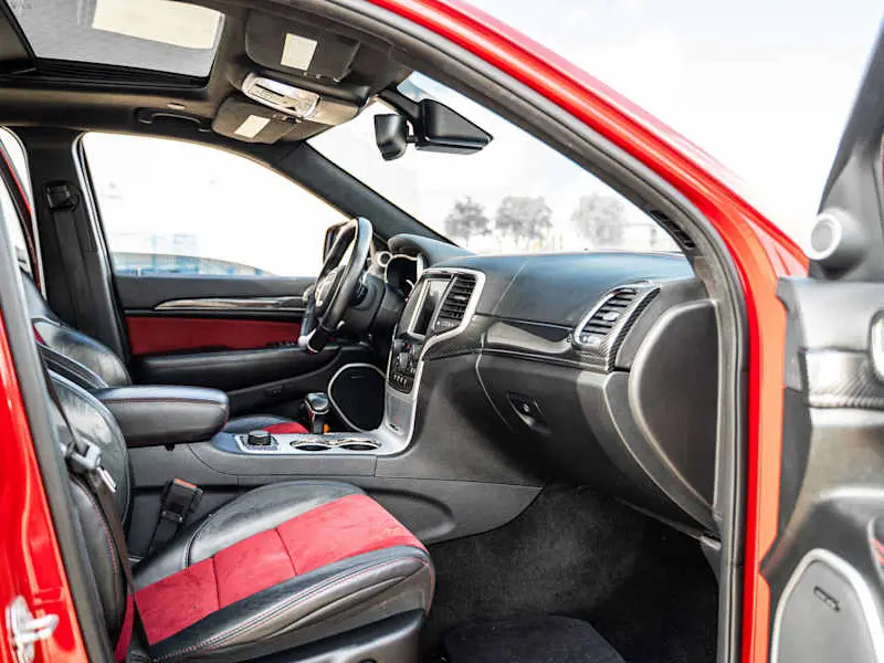 2015 Jeep Grand Cherokee SRT — photo 6 of 8